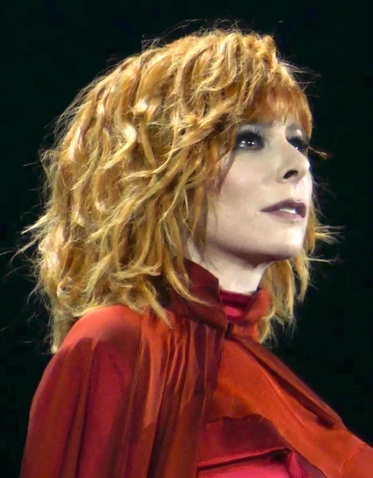 Mylène Farmer sur scène pendant sa tournée Live 2019